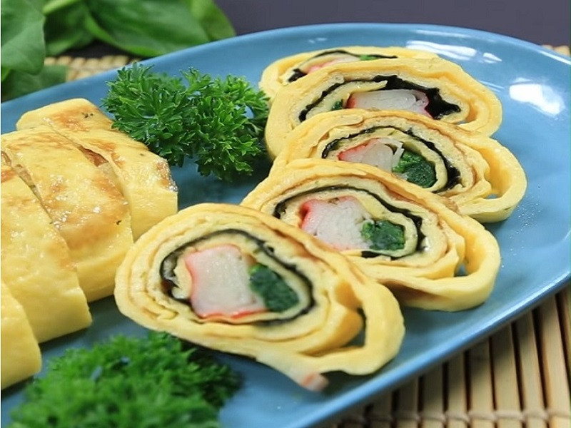 Trứng cuộn rong biển có màu sắc bắt mắt, kích thích vị giác của trẻ nhỏ (Ảnh: Sưu tầm)