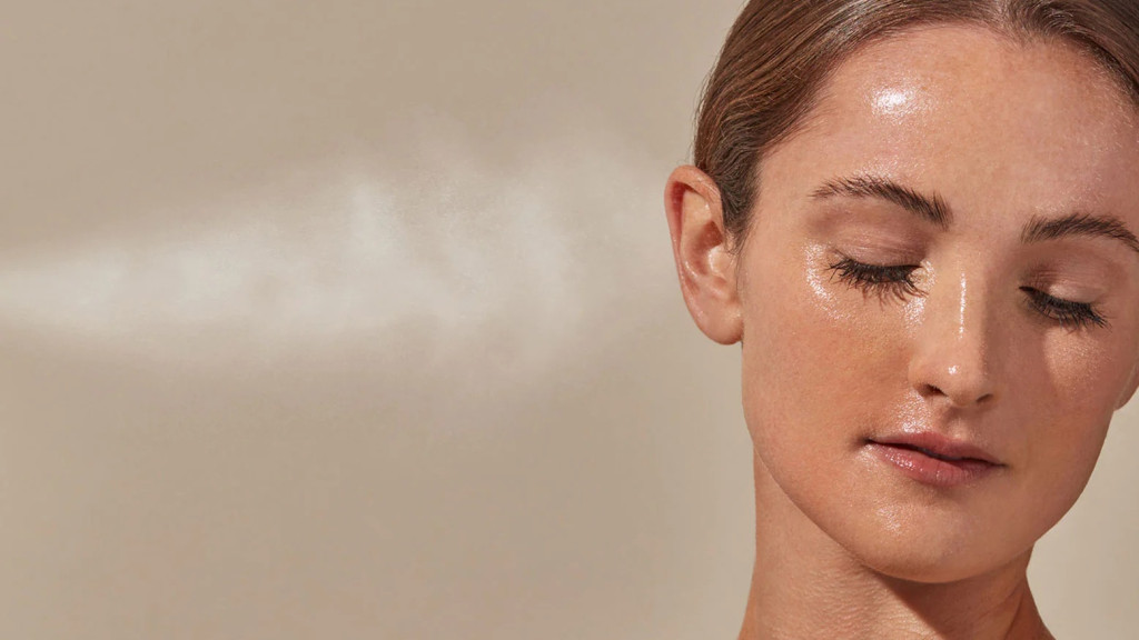 Cần tránh các sản phẩm chứa cồn vì dễ gây kích ứng (Ảnh: Sưu tầm)