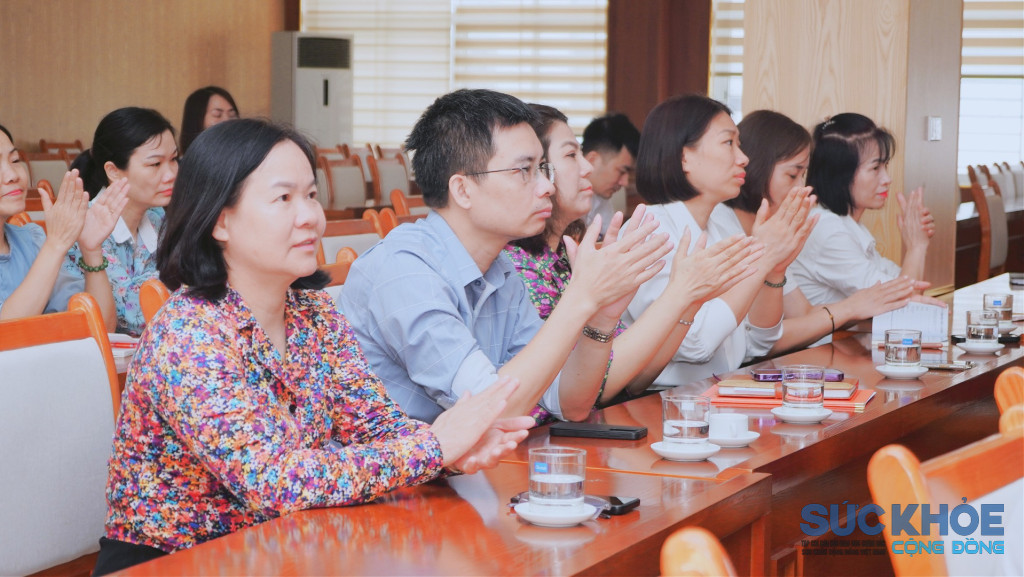 Trao đổi kinh nghiệp và chuyên môn trong công tác chăm sóc sức khỏe nhân dân (ảnh: TL)