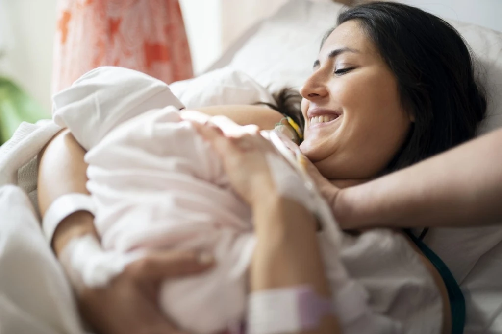 Sau sinh, việc giữ vệ sinh vết thương rất quan trọng (Ảnh: Sưu tầm)