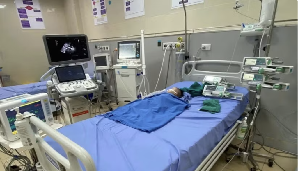 Bệnh nhân nhi 3 tháng tuổi bị sốc phản vệ nặng do uống sữa công thức