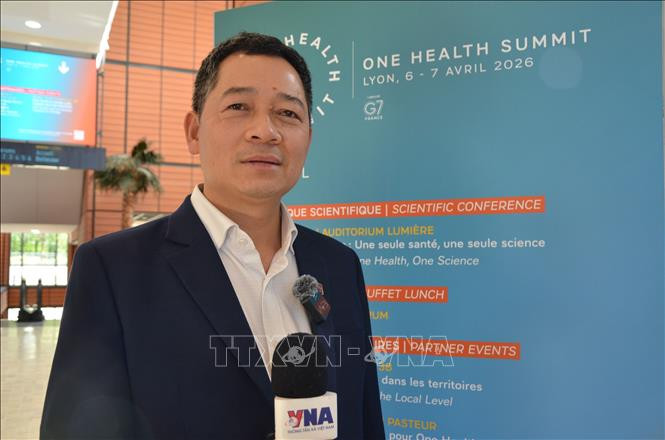 Ông Nguyễn Việt Hùng, Giám đốc ILRI tại Việt Nam, cho biết Việt Nam là một trong những quốc gia dẫn đầu trong thực hành cách tiếp cận “Một sức khỏe”, nhờ cơ chế điều phối bài bản và hiệu quả thông qua đối tác “Một sức khỏe” quốc gia được hình thành từ đầu những năm 2000. Ảnh: Hữu Chiến/PV TTXVN tại Pháp