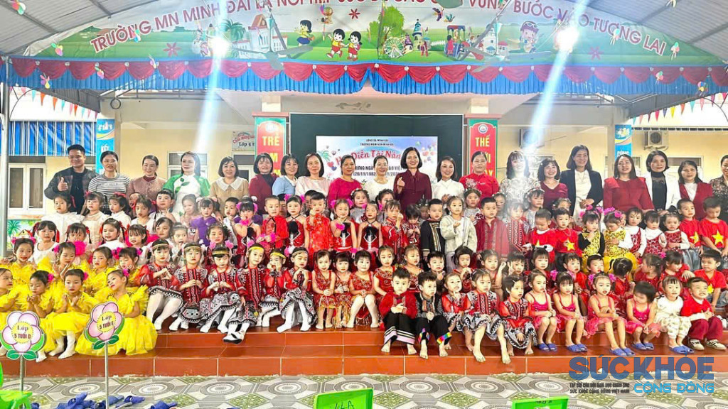Cô trò trường Mầm non Minh Đài (ảnh: ĐT)