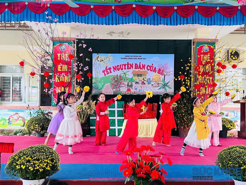 Học sinh tham gia chương trình tết Nguyên đán của em (ảnh: TL)