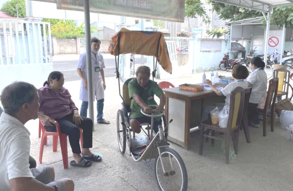Người dân thuộc nhóm yếu thế được tiếp cận dịch vụ y tế chuyên sâu ngay tại trạm y tế