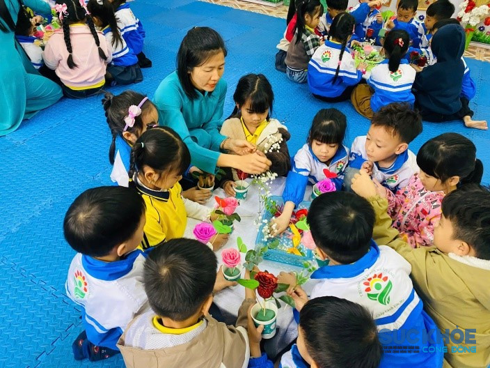 Giờ hoạt động của cô và trò (ảnh:TL)