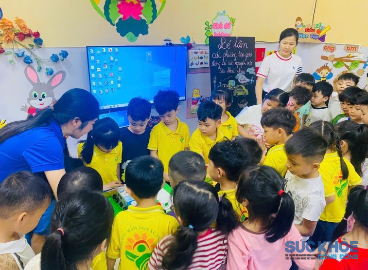 Giờ học của cô trò trường Mầm non Xuân Áng (ảnh:TL)
