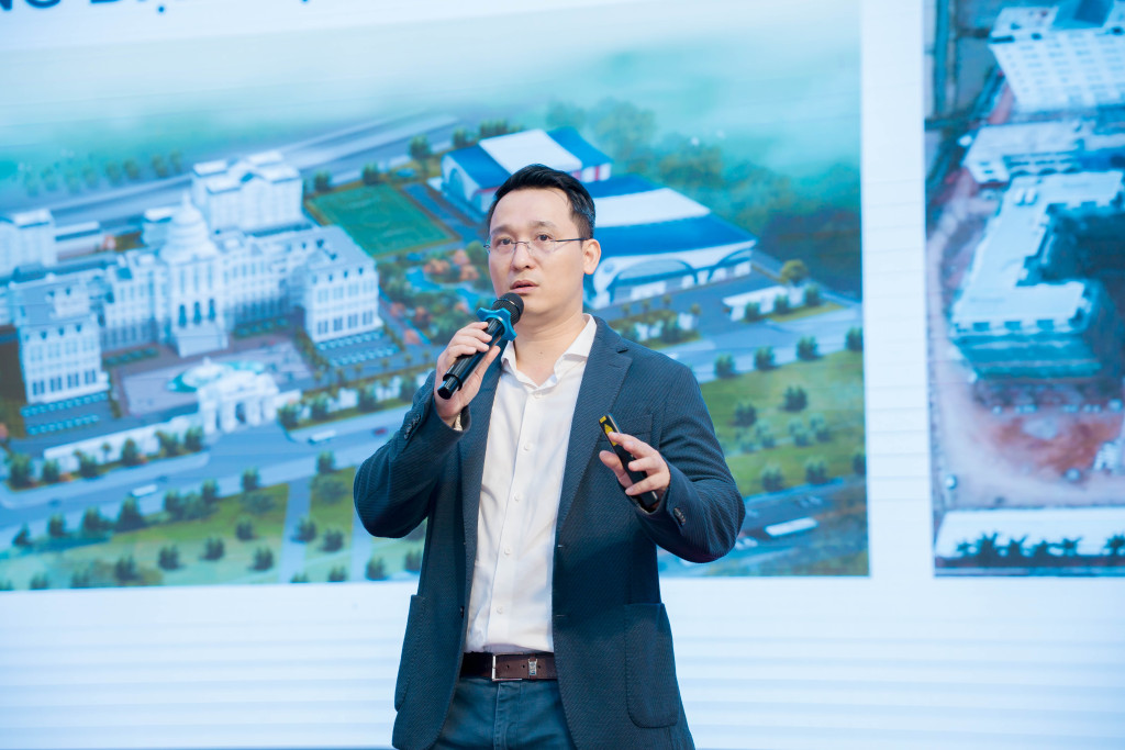TS. Đinh Văn Thành phát biểu khai mạc