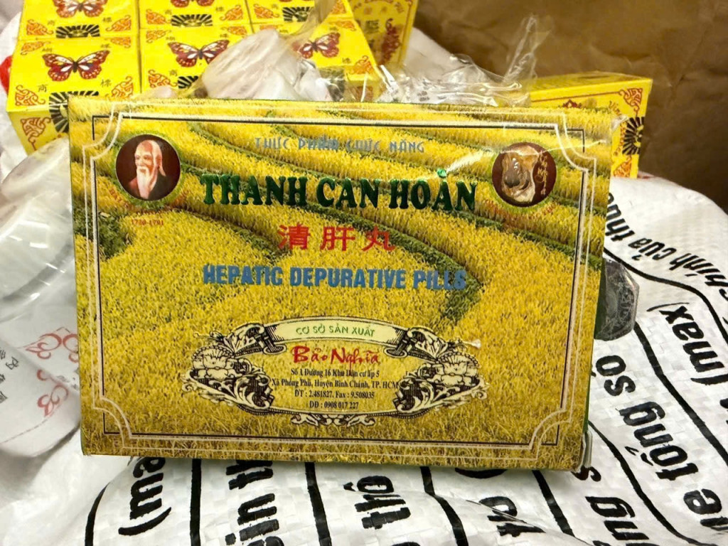 Tang vật thu giữ trọng vụ án đường dây sản xuất thuốc giả, trộn hoạt chất tân dược vào “thuốc đông y” (Ảnh: Bộ Công An)