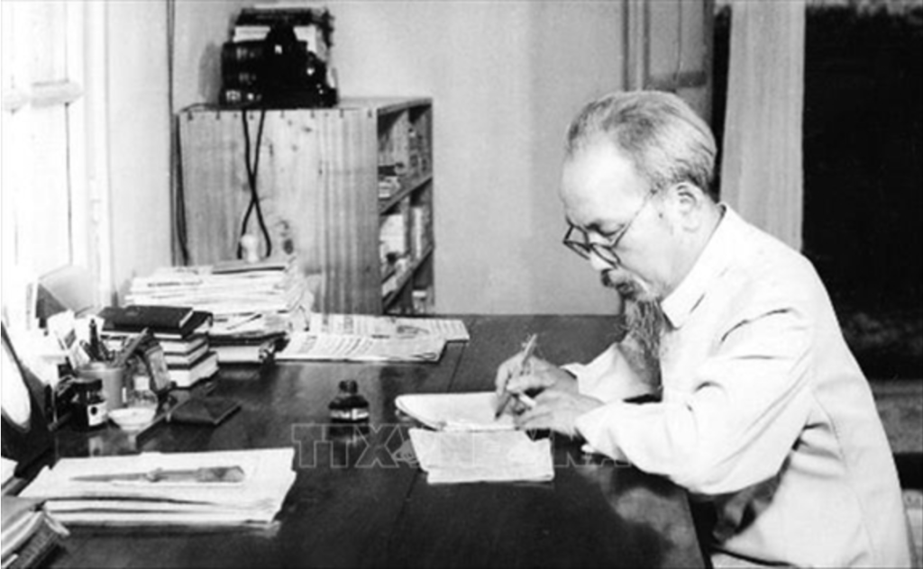 Chủ tịch Hồ Chí Minh - Người thầy vĩ đại của những người làm báo cách mạng Việt Nam (Ảnh: TL)