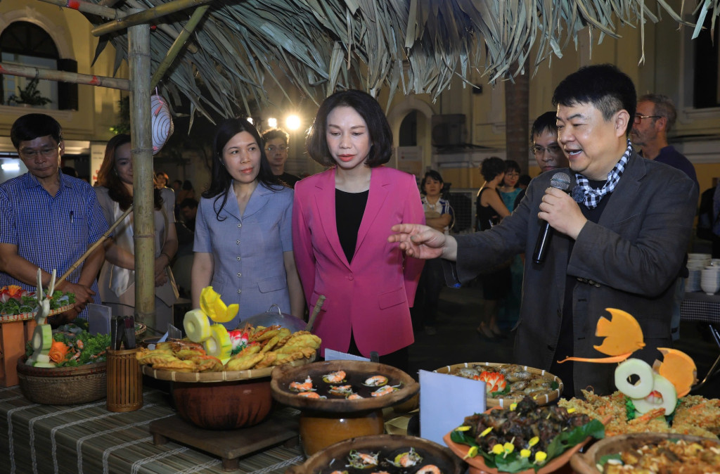 Hoạt động trải nghiệm tinh hoa ẩm thực Hà Nội tại chương trình (Ảnh: VGP/Thiện Tâm)