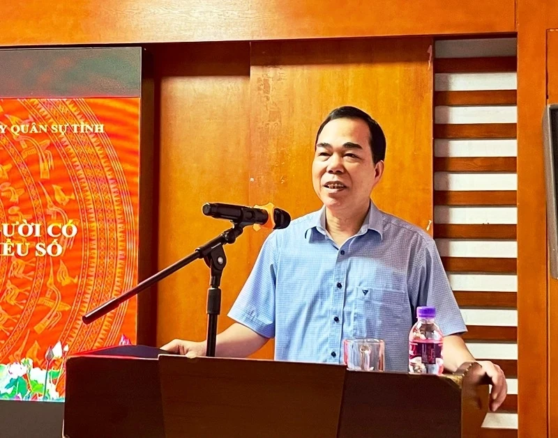Phó Giám đốc Sở Dân tộc và Tôn giáo Cầm Bá Tường phát biểu khai mạc hội nghị (Ảnh: Phan Nga)