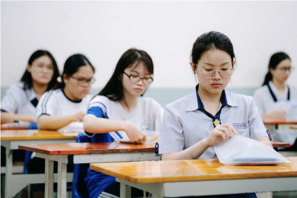 Thí sinh dự thi tốt nghiệp THPT năm 2025 (Ảnh: T.L)