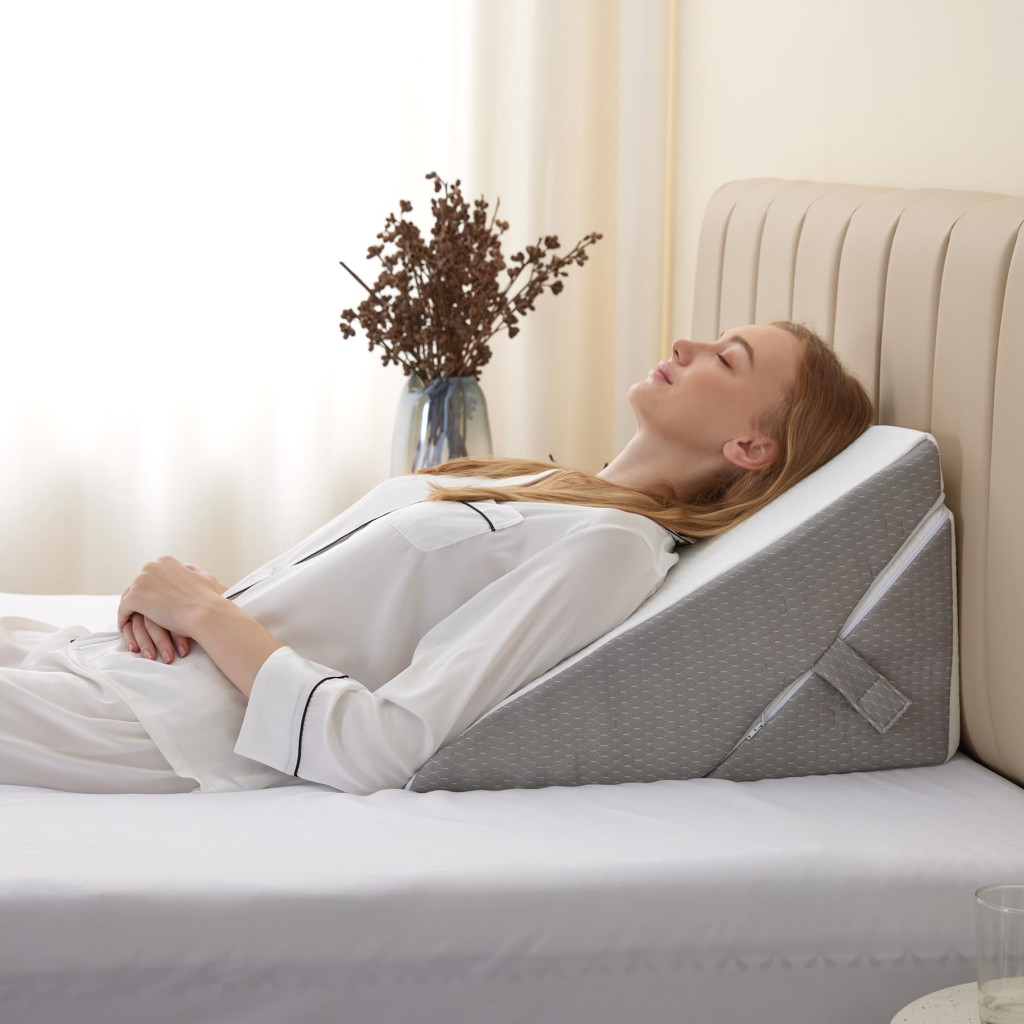 Kê cao đầu giường đúng cách giúp giảm trào ngược và ợ nóng vào ban đêm (Ảnh: Sưu tầm)
