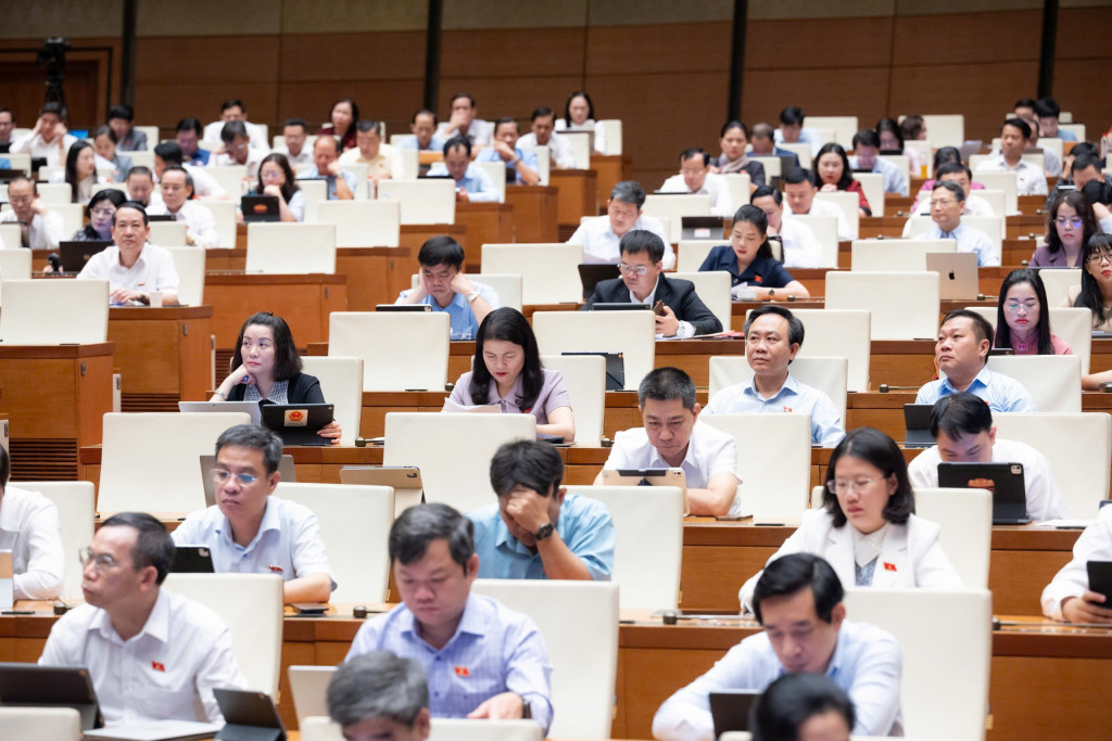 Các đại biểu tham gia buổi thảo luận (Ảnh: Cổng TTĐT Quốc hội)
