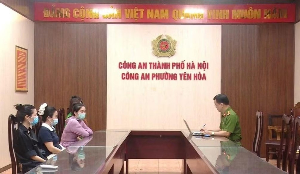Cơ quan Công an làm việc với những người liên quan (Ảnh: CACC)