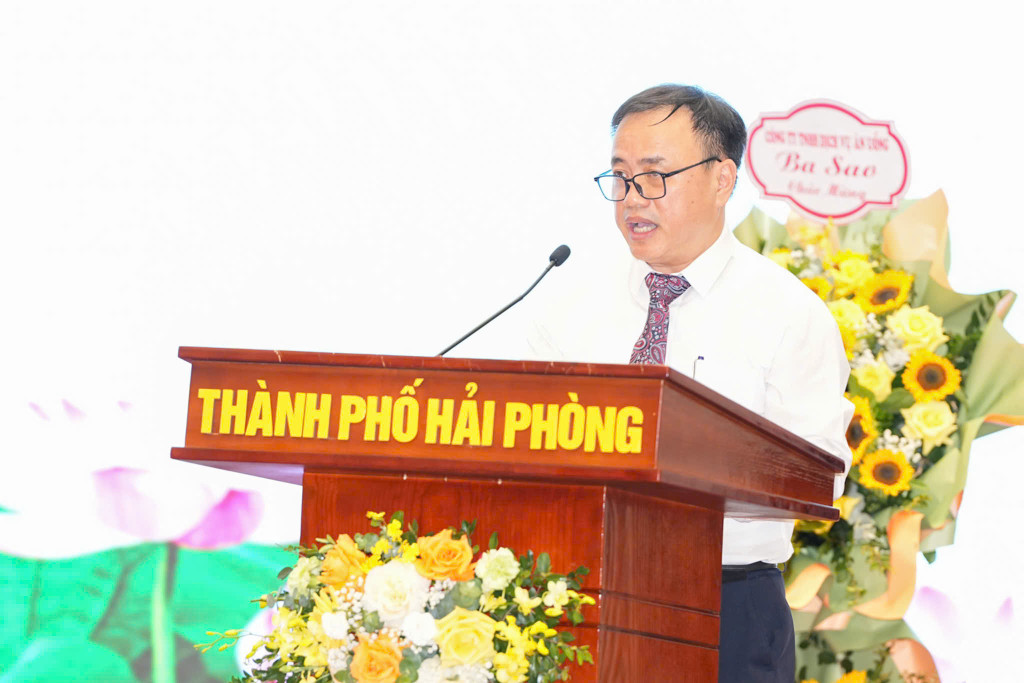 Ông Hoàng Anh Tùng - Chi cục Trưởng Chi cục An toàn vệ sinh thực phẩm TP.Hải Phòng phát biểu(ảnh CTT-TP.Hải Phòng)