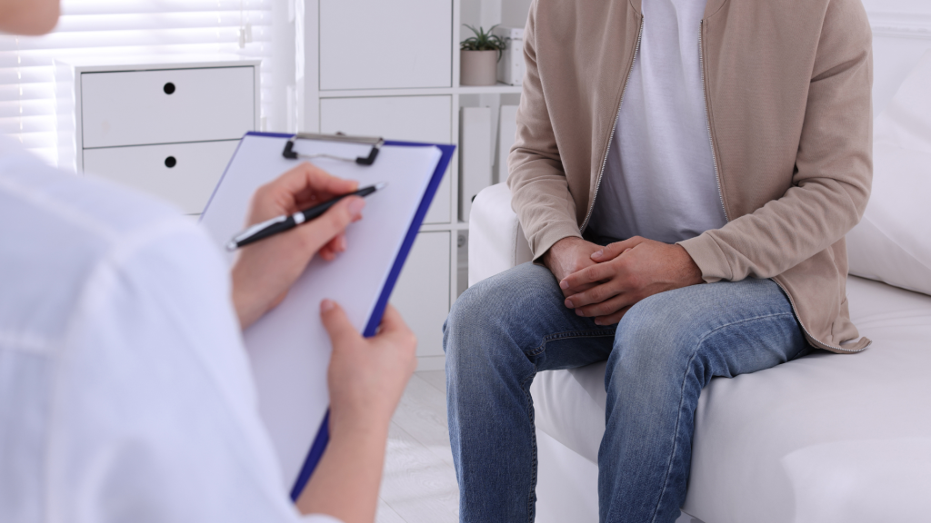 HPV ở nam giới không có triệu chứng rõ rệt ở giai đoạn sớm (Ảnh: Sưu tầm)