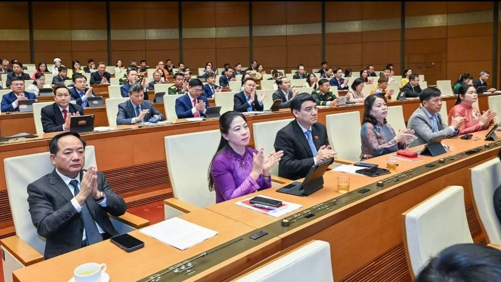 Các đại biểu dự phiên họp sáng 24/4 (Ảnh: TL)