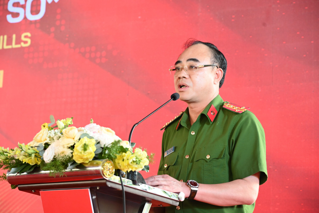 Đại tá Trần Hồng Phú - Phó Cục trưởng Cục Quản lý hành chính về trật tự xã hội (C06, Bộ Công an) phát biểu tại sự kiện