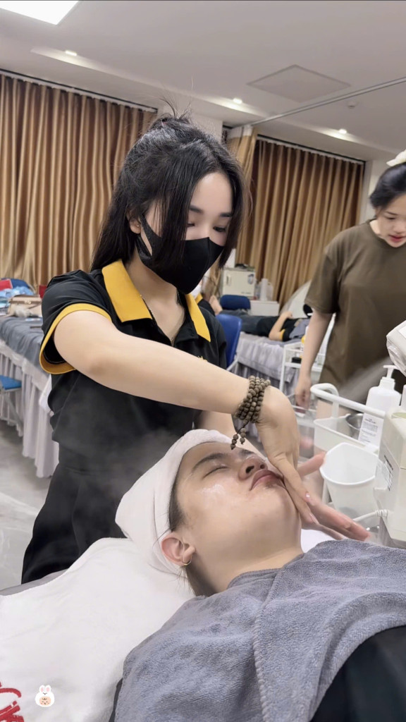 Đặng Thị Thúy Hiền – kỹ thuật viên spa theo đuổi nghề bằng sự đam mê và tinh thần học hỏi (Ảnh: BTC)