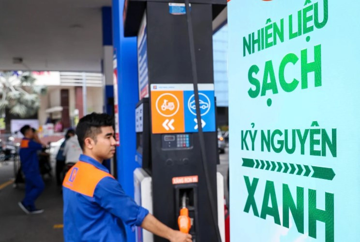 Bộ Công Thương đề xuất đẩy nhanh bán xăng sinh học, xoá bỏ xăng khoáng RON95 (Ảnh: TL)