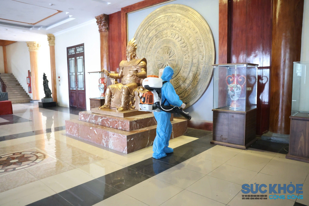 Công tác khử khuẩn và phòng chống dịch được triển khai đồng bộ an toàn (ảnh: ĐT)