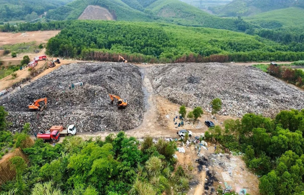 Đám cháy tại bãi rác rộng khoảng 2 ha đã được dập tắt hoàn toàn (Ảnh: TL)