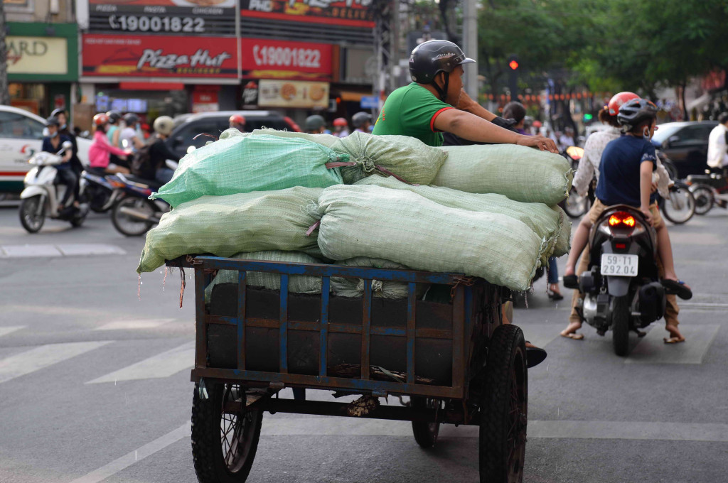 Nước đá có thể được làm từ nguồn nước chưa qua xử lý (Ảnh: Sưu tầm)