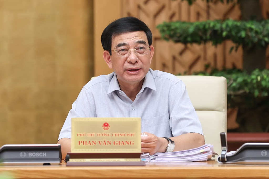 Phó Thủ tướng Phan Văn Giang phát biểu tại phiên họp (Ảnh: VGP/Nhật Bắc)