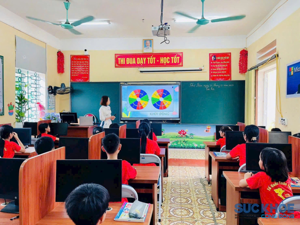 Giờ học của cô và trò trường tiểu học Vô Tranh (ảnh:TL)