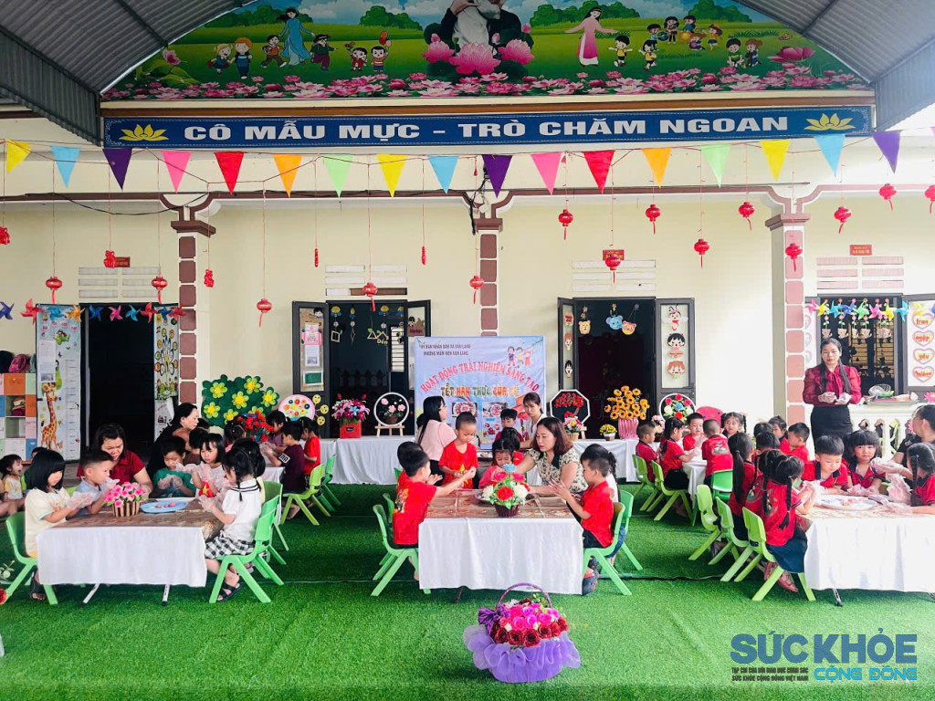 Hoạt động của cô và trò trường Mầm non Văn Lang (ảnh:TL)