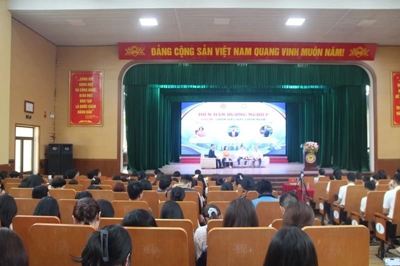 Toàn cảnh diễn đàn (Ảnh: Linh Hương)