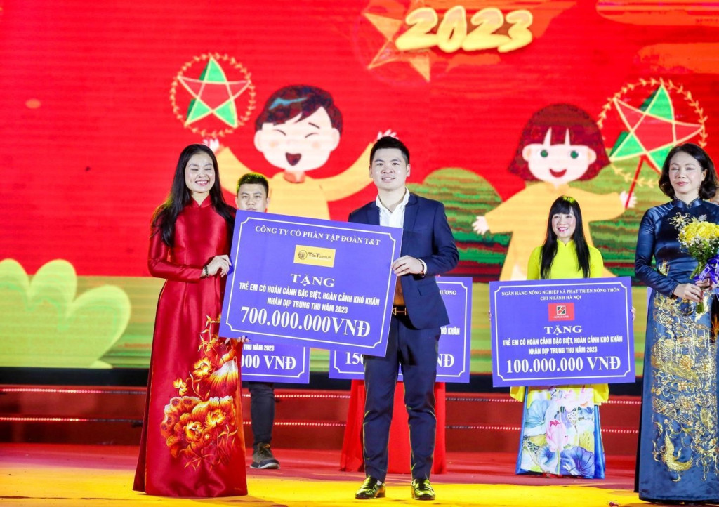 Trong nhiều năm qua, ông Đỗ Vinh Quang cùng T&T Group và các doanh nghiệp trong hệ sinh thái đã triển khai nhiều hoạt động hỗ trợ trẻ em có hoàn cảnh khó khăn tại nhiều tỉnh, thành trên cả nước