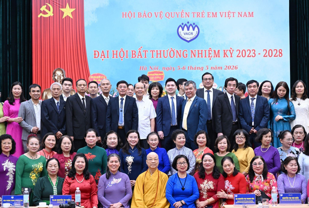 Phó Chủ tịch T&T Group Đỗ Vinh Quang cùng các đại biểu tham dự Đại hội
