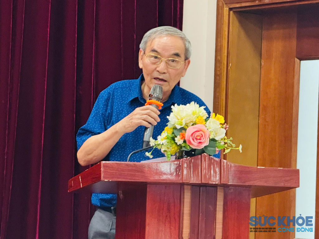 Ông Tạ Quang Vinh trình bày báo cáo kết quả hoạt động của các Chi hội, Liên chi hội