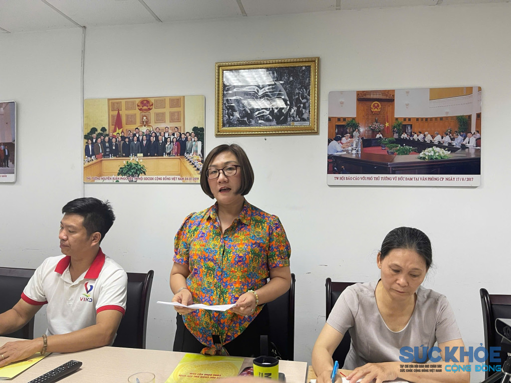 Bà Hoàng Bạch Dương – Phó Ban chuyên môn trung ương Hội, Chủ tịch Hội đồng quản lý Trung tâm GDCSSKCĐ Hà Nội phát biểu ý kiến