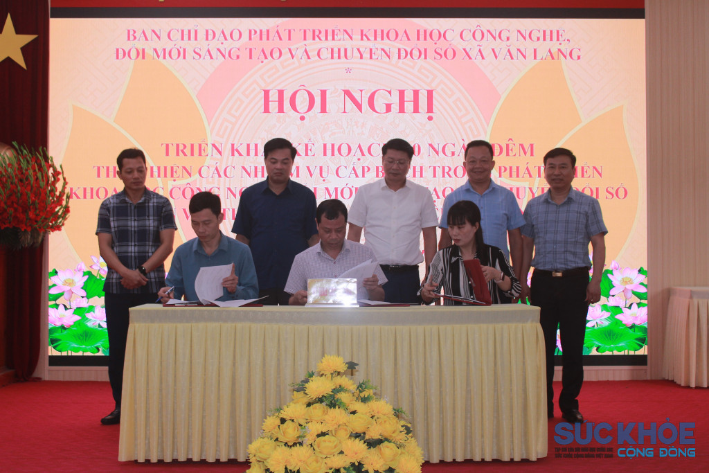 Các ban, tổ chức tham gia ký giao ước (ảnh: ĐT)