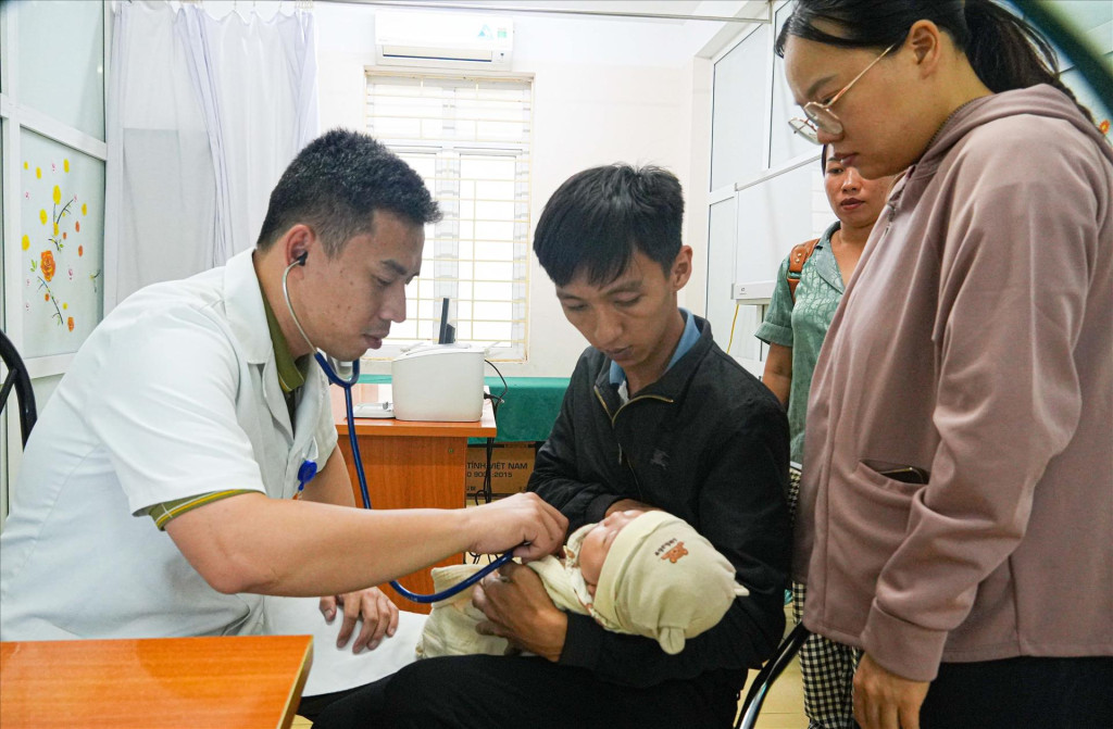 vna-potal-kham-sang-loc-benh-tim-mien-phi-cho-tre-em-tai-dien-bien-875183410-14-32-48