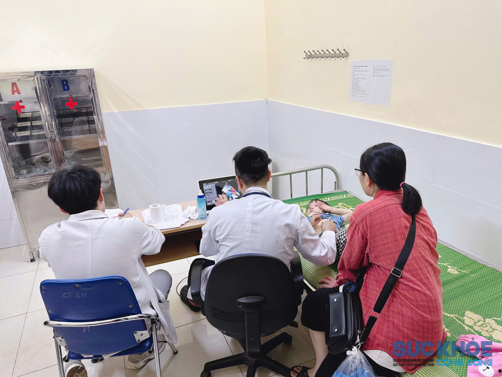 Bệnh nhân được siêu âm kiểm tra bảo đảm an toàn (ảnh:TL)
