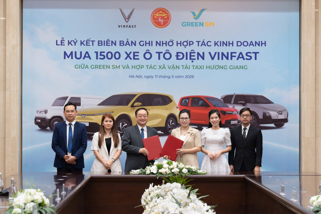  Green SM tiếp tục đồng hành cùng Taxi Hương Giang trong quá trình mở rộng quy mô vận hành.