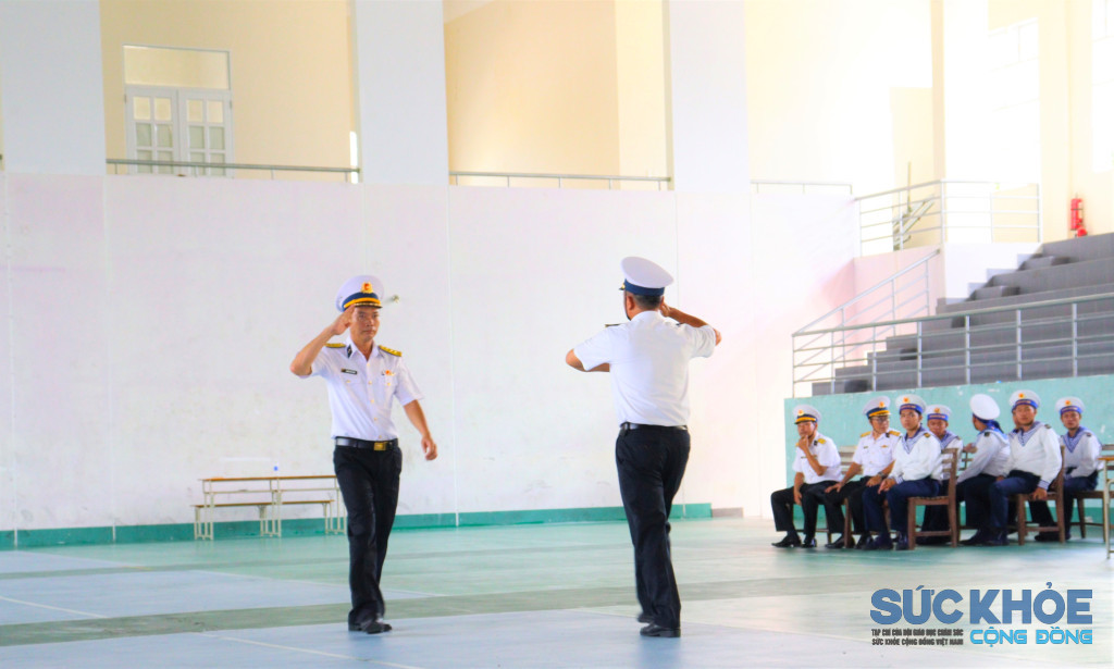 3-phan-thuc-hanh-dong-tac-chao-khi-quan-nhan-gap-nhau