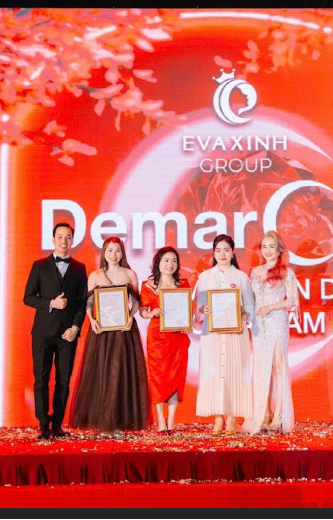 Hoạt động chuyên môn, kết nối đồng nghiệp và nhận chứng nhận trong ngành làm đẹp (Ảnh: BTC)