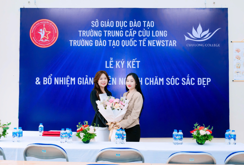 Khoảnh khắc hợp tác đào tạo nghề chăm sóc sắc đẹp, thể hiện định hướng kết nối giáo dục nghề với thực hành tại cơ sở (Ảnh: BTC)