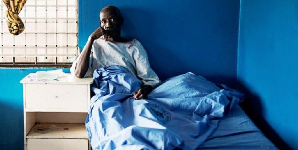 Đợt bùng phát Ebola lần này đã phơi bày những tranh cãi ngày càng sâu sắc về tương lai của hệ thống y tế toàn cầu (Ảnh: USAID)