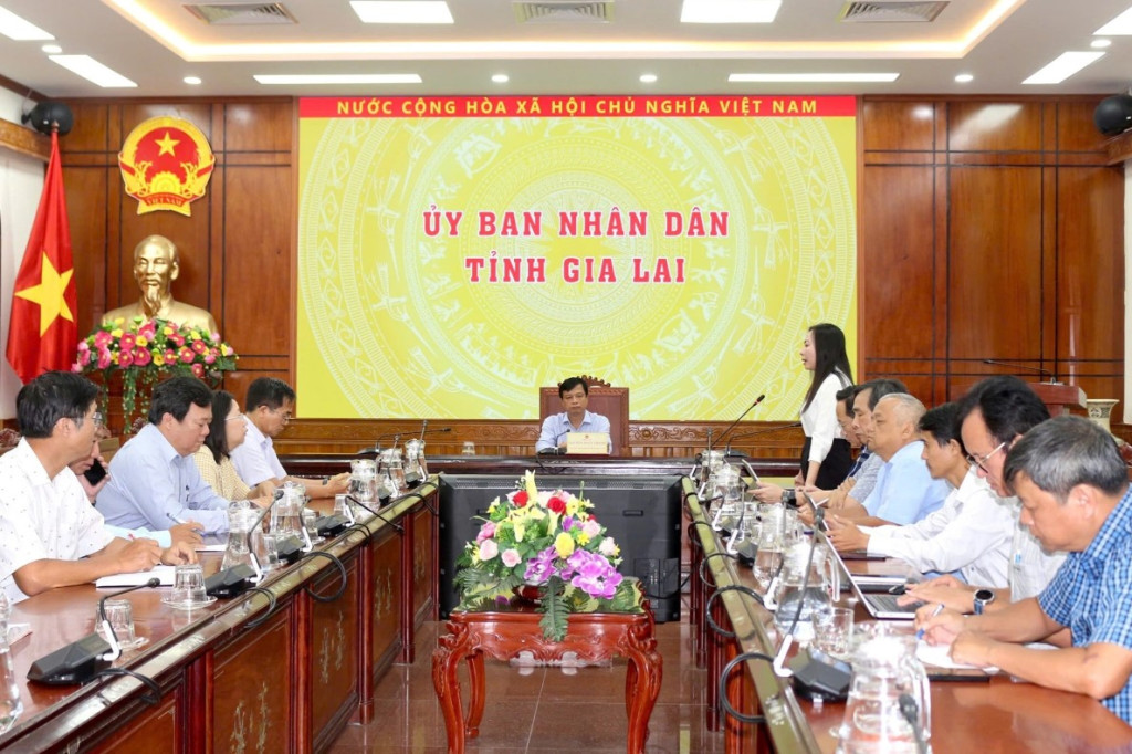 Tỉnh Gia Lai tổ chức họp khẩn liên quan đến vụ nghi ngờ ngộ độc thực phẩm xảy ra tại hộ kinh doanh bánh mì Lâm Huyền ở phường Quy Nhơn Đông (Ảnh: Ngọc Minh)