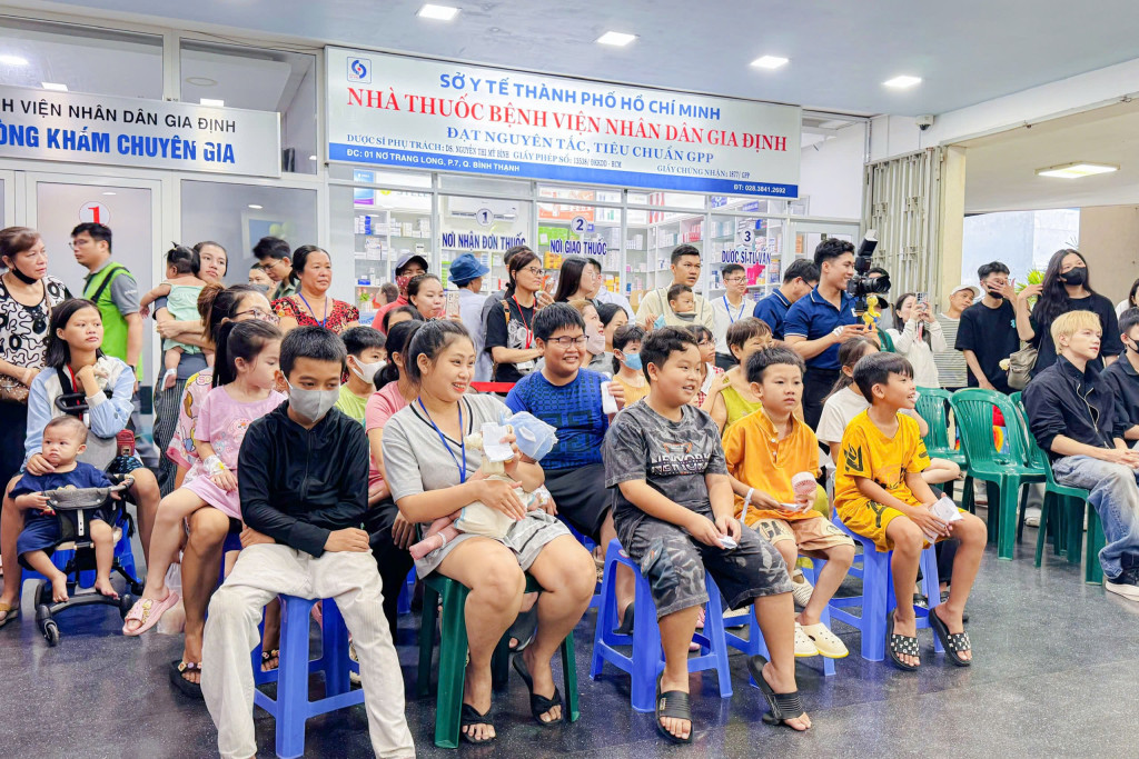 Các bé rộn ràng tham dự chương trình (Ảnh: BVCC)
