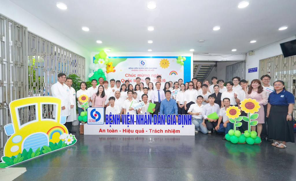 Không gian tuổi thơ rực rỡ sắc màu tại Bệnh viện Nhân dân Gia Định (Ảnh: BVCC)