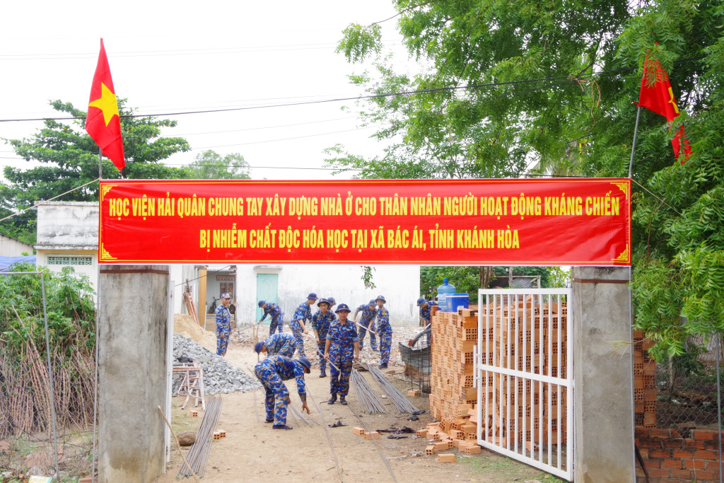 Quang cảnh học viện xây nhà tại thôn Suối Đá, xã Bác Ái, tỉnh Khánh Hòa (Ảnh: PV)