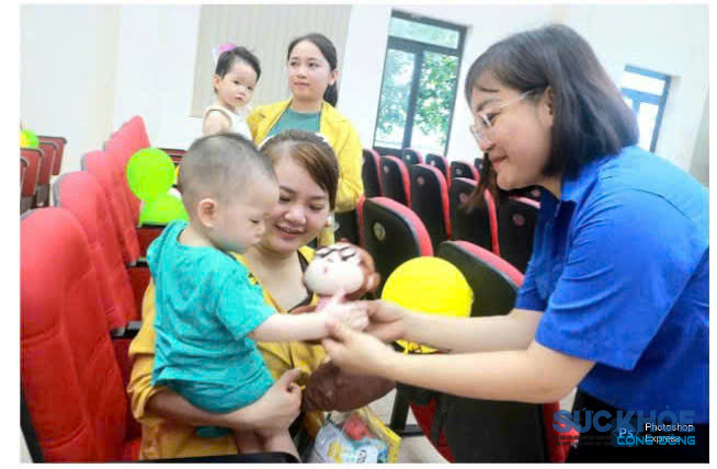 Những hình ảnh đẹp nhân ngày tết thiếu nhi tại bệnh viên đa khoa Hòa Bình (ảnh: TL)
